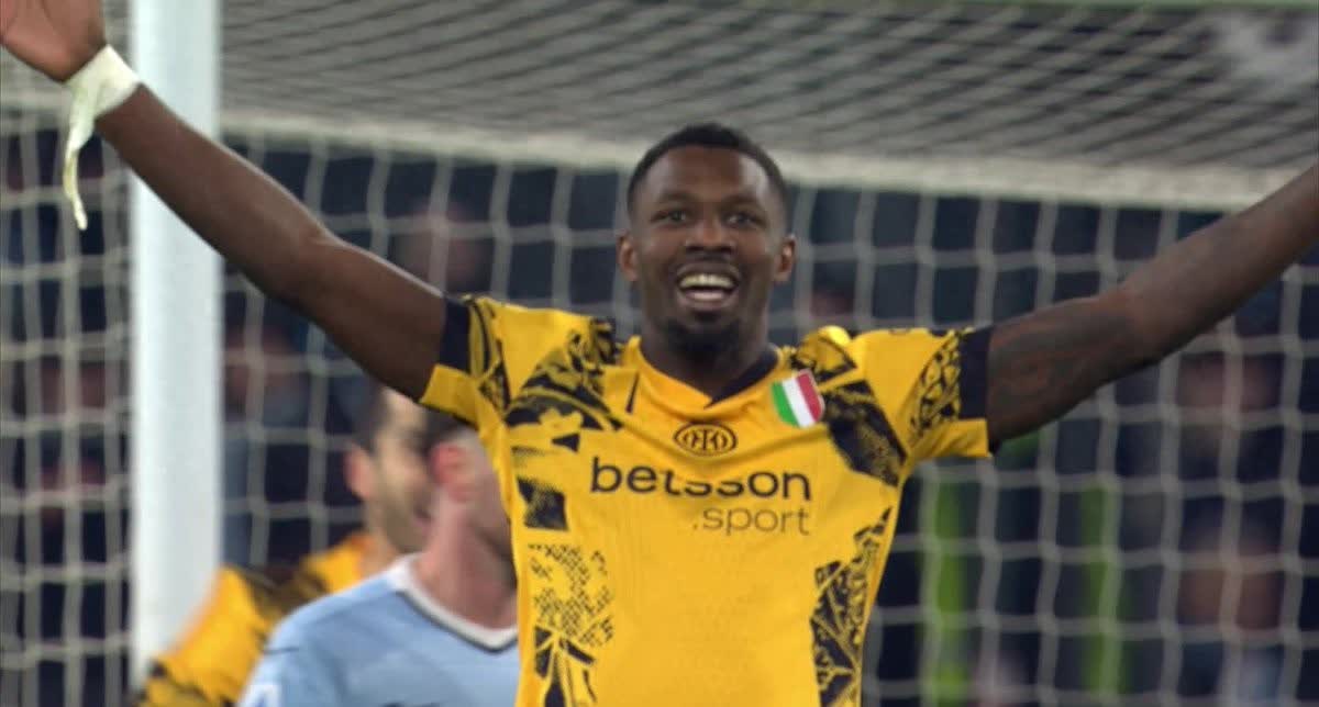 示着他在职 示着他在职