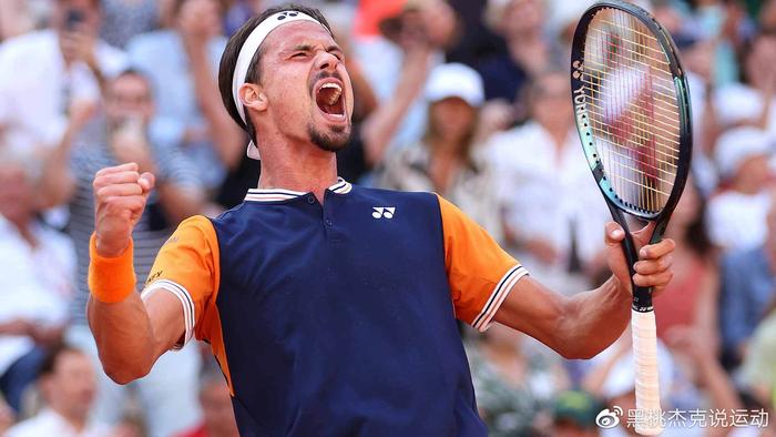 队交手的机 队交手的机